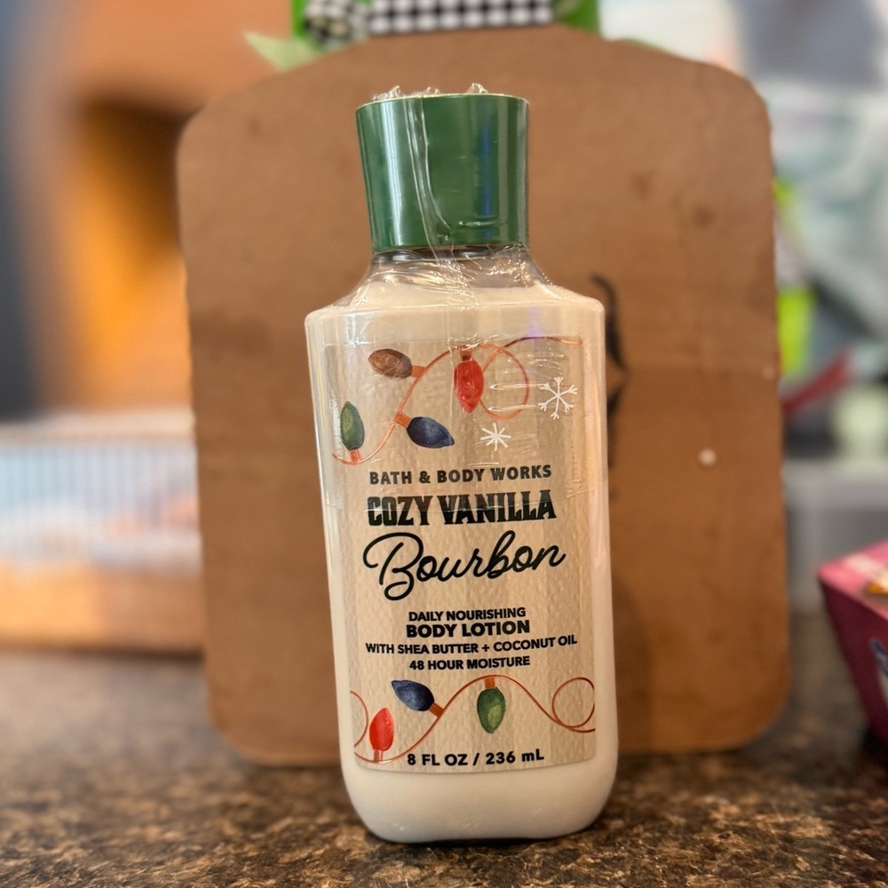 Bath & Body Works Cozy Vanilla Bourbon Daily Nourishing Lotion